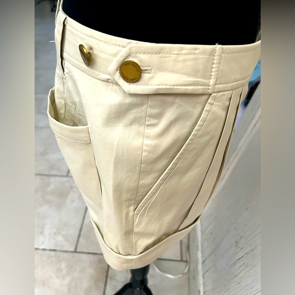 🧶Tory Burch Khaki Shorts -Size 2 - Picture 4 of 5
